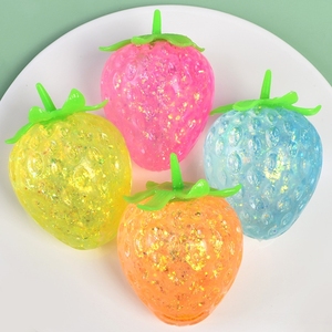 Juguete Antiestrés de Fresa, Juguete Blandito de Rebote Lento, Juguete Sensorial para Niños y Adultos - Product Image 5