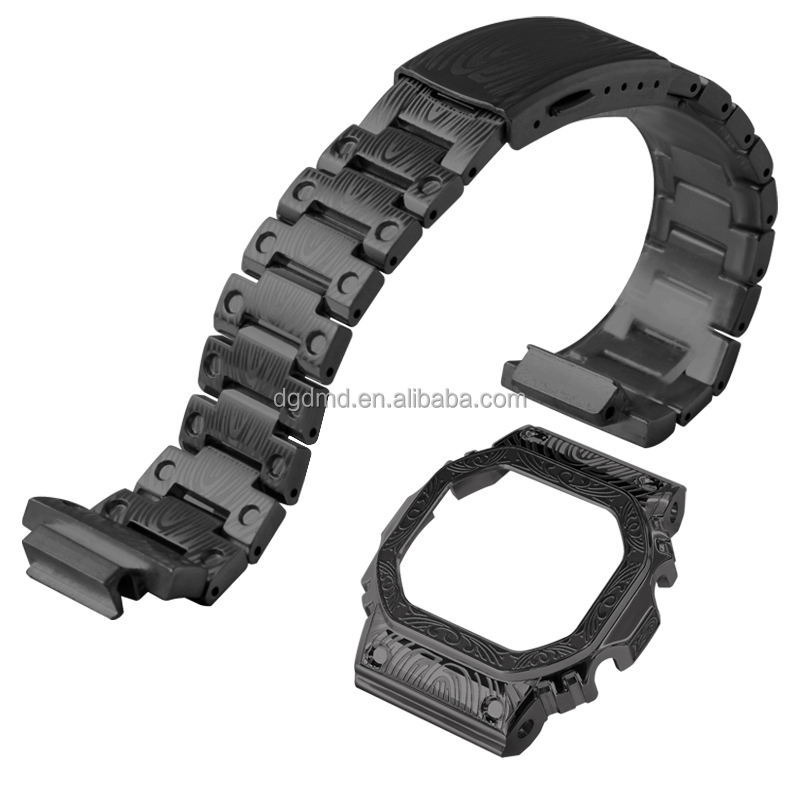 ชุดลายสีดำ