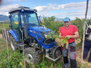 Mini tracteur agricole 50HP 4x4 avec pompe à double embrayage et boîte de vitesses - Product Image 6