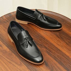 Chaussures en cuir véritable pour hommes en première couche de cuir de vachette - Classiques grandes tailles, Richelieu britanniques respirants à trois empiècements pour affaires - Product Image 3