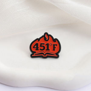 Spilla in Smalto del Libro Fahrenheit 451, Romanzo di Fantascienza di Ray Bradbury, Gioiello Regalo per Amici - Product Image 3