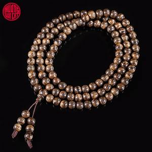 Bracelet en Bois d'Agar Naturel de Malaisie, 108 Perles de 6mm, Grade Entièrement Submergible dans l'Eau, Bijou Spirituel Rareté à Forte Concentration d'Huile Parfumée, 16.9g - Product Image 2