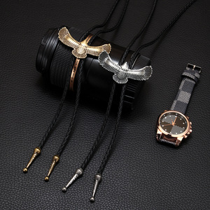 Cadena para suéter de hombre, collar de cuero PU tejido, cadena larga retro con ala de águila de metal, para regalo de moda - Product Image 1