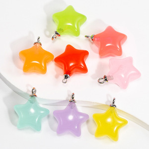 Breloques étoiles en acrylique couleur gelée QY de luxe en gros, pendentifs étoiles pentagrammes 3D pour la fabrication de bijoux, porte-clés et sangles de téléphone DIY - Product Image 1