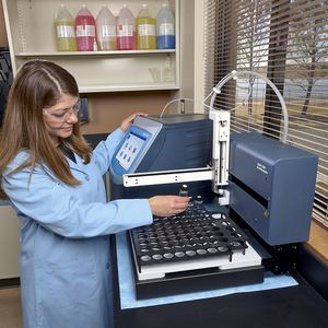 Analizador de TOC de Laboratorio Hach QbD1200+, Oxidación Húmeda, Detección UV NDIR, para Pruebas de Agua Farmacéutica - Product Image 4