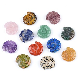 เปลือกหอยคริสตัลธรรมชาติแกะสลักด้วยมือขนาด 25 มม. รูปปั้นหอยทาก หินบำบัด พลังงานจักระ ของตกแต่งบ้าน ของสะสม ของขวัญ - Product Image 3