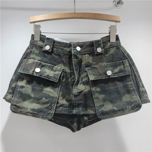 กางเกงขาสั้นเดนิมพิมพ์ลายเสือดาวสำหรับผู้หญิงแบบ 3 มิติ มีกระเป๋าขนาดใหญ่ แฟชั่นสำหรับใส่ทำงาน - Product Image 5