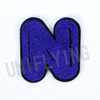 Patch brodé en chenille thermocollant personnalisé en forme de cœur avec inscription, patch en chenille de créateur pour vêtements