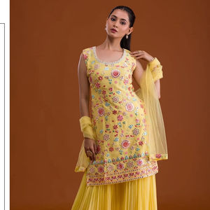 Costume Sharara en fausse fourrure parfaite pour adultes, robe semi-cousue, broderie lourde, travaux multifils, fêtes traditionnelles - Product Image 1