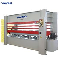 Machine de pressage à chaud pour le travail du bois, destinée à la production de panneaux MDF et de panneaux de particules