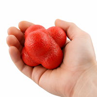 Balle de réaction TPR rouge de 7 cm pour la coordination œil-main et les exercices d'agilité