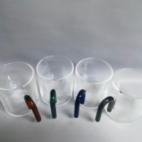 Article chaud tasse en verre à paroi unique avec poignée de couleur tasse en verre borosilicate