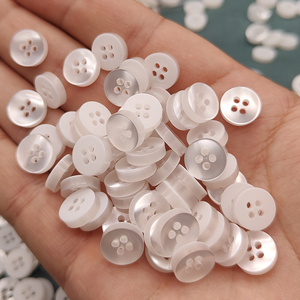 Nút Nhựa <span class=keywords><strong>Polyester</strong></span> Nhựa Màu Trắng Ngọc Trai Lõm 4 Lỗ 17L Dành Cho Áo Sơ Mi, Nút Áo Nhựa <span class=keywords><strong>Resin</strong></span> Có Phấn Trắng Phía Sau - Product Image 6