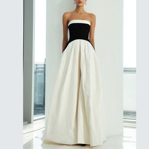 Vestido de Fiesta Personalizado para Mujer, Diseño Elegante en Blanco y Negro, Vestido Largo de Verano con Hombros Descubiertos - Product Image 2