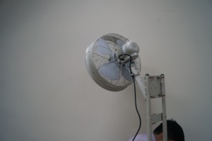 18" <b>Mist</b> Electric Wall <b>Fan</b> Metal Vietnam Wall Control Box Black/Silver/White for Commercial/Industrial Use GAPIDF020 (KTW-1845) - Product Image 5