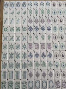 Juego de Mahjong Americano de Cerámica Portátil de Lujo con Diseño Creativo de Elefante Verde, Patas Plegables, Resistente al Agua, en Inglés - Product Image 3
