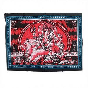 Tapisserie murale artisanale en coton 100% imprimée au batik avec l'image du dieu hindou Ganesh, 75x110cm, décoration intérieure - Product Image 1