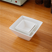 Bols carrés à sauce soja de style japonais pour restaurant Saladier personnalisé Bol en porcelaine blanche pour la maison et l'hôtel