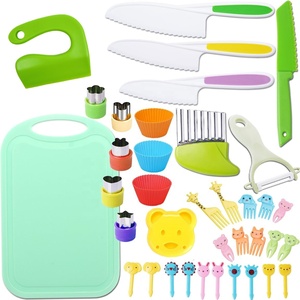 Ensemble de couteaux de cuisine pour enfants comprenant un couteau en plastique à bords dentelés pour tout-petits, couteaux pour enfants pour une vraie cuisine avec planche à découper - Product Image 4