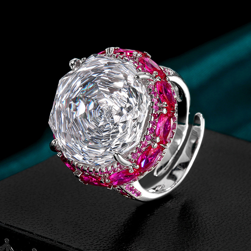 Bague ouverte en platine et diamants blancs