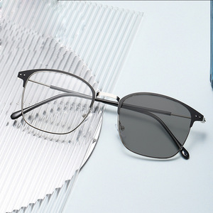 1925 Photogrey <span class=keywords><strong>lunette</strong></span> <span class=keywords><strong>anti</strong></span>-<span class=keywords><strong>reflet</strong></span> lunettes en métal Photogrey <span class=keywords><strong>anti</strong></span>-lumière bleue et lunettes photochromiques - Product Image 1