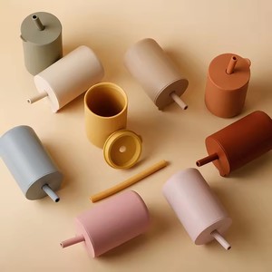 Gobelet en silicone portable personnalisable pour bébé, sans BPA, couleur unie, qualité alimentaire, anti-déversement, 150 ml, avec paille - Product Image 2