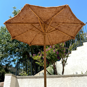 Parasol extérieur imperméable en fibre de coco naturelle pour jardins tropicaux, centres de villégiature, plages, hôtels et espaces de loisirs - Product Image 1