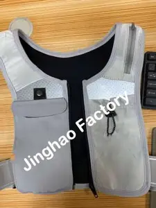 Custom Logo Neoprene Outdoor Sports Breathable Lightweight Reflective Hydration Running Phone Holder Vest With Water Bottles