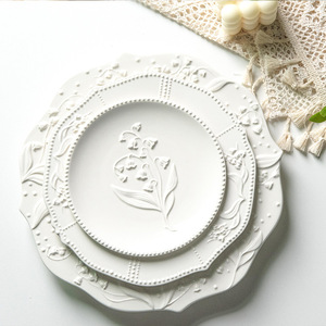 Factory Promotion White Embossed Flower Design Ceramic Plate Set Handmade Full Art Design Wedding Dinner Plates