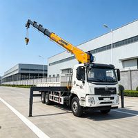 Grue hydraulique montée sur camion de 12 tonnes à flèche à 4 bras, grue de construction avec une hauteur de levage de 21 m pour la manutention des matériaux