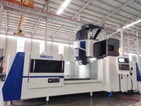 Nouveau centre d'usinage CNC automatique monopoint à 5 axes de type portique chinois avec broche BT50, commande Fanuc, haute performance et robuste