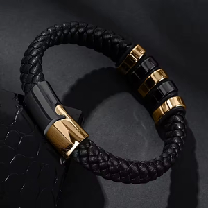Bracelet personnalisé <span class=keywords><strong>pour</strong></span> homme, logo gravé, fait main, en cuir tressé noir, fermoir en acier inoxydable doré, style punk, cadeau <span class=keywords><strong>pour</strong></span> poignet - Product Image 6