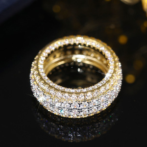 Anello scintillante bicolore per donna, elegante gioiello da dito alla moda - Product Image 3
