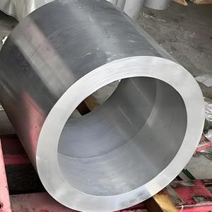 <span class=keywords><strong>Tube</strong></span> en <span class=keywords><strong>aluminium</strong></span> sans soudure de grand <span class=keywords><strong>diamètre</strong></span> 6061 5083 7075 pour la construction marine et industrielle - Product Image 3
