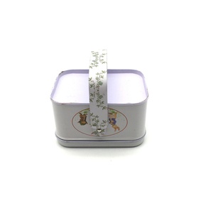 กล่องเหล็กพิมพ์ลายกระต่ายปีเตอร์ สำหรับใส่ขนม/บิสกิต - Product Image 3