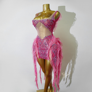 <span class=keywords><strong>Vestido</strong></span> de Malla con Volantes y Pedrería de Cristal <span class=keywords><strong>Rosa</strong></span> Fucsia para Espectáculos de Drag Queen, Actuaciones en Escenario, Festivales y Showgirls - Venta al por Mayor Profesional - Product Image 3