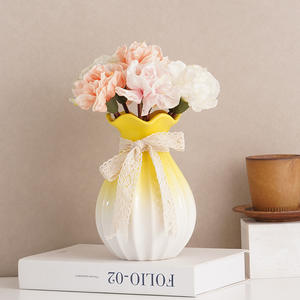 Ensemble de vases en céramique à volants ombrés avec nœud en dentelle - Vases décoratifs charmants pour la maison et les cadeaux - Product Image 3