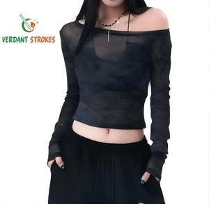 <span class=keywords><strong>Camiseta</strong></span> <span class=keywords><strong>Transparente</strong></span> de Manga Larga Verdant Strokes, Personalizada, de Malla <span class=keywords><strong>Transparente</strong></span>, 100% Poliéster, Estampada, <span class=keywords><strong>Negra</strong></span>, para Mujer - Product Image 1