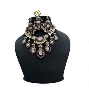 Collier en or plaqué laiton de qualité supérieure avec boucles d'oreilles et pendentif Tikka, ensemble de bijoux tendance pour femmes, cadeau de mariage - Product Image 2