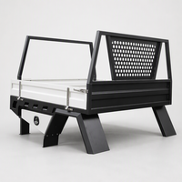 Plateau en aluminium personnalisable avec boîte à outils et côtés rabattables amovibles. Peinture en poudre. Convient pour une utilisation en extérieur.