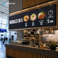 Écran LED ultra-large P1.86 pour bar à nouilles d'aéroport avec faible réflexion et large angle de vision, installation fixe