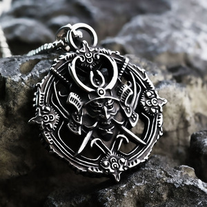 Colgante de Acero Inoxidable para Hombre, Diseño Geométrico con Espada y Casco de Samurái Japonés Hannya, Joyería de Regalo - Product Image 3