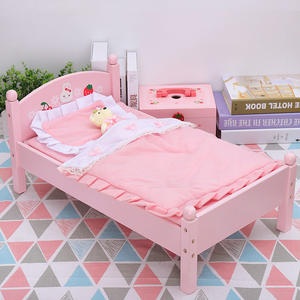 Ensemble de jouets de maison de jeu en bois de lit de poupée de lapin rose avec des accessoires confortables pour le jeu de simulation imaginatif et le plaisir de la maison de poupée - Product Image 3