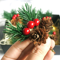 Rote Tannenzapfen-Anhänger Mini-Weihnachtsbaum-Zubehör Dekoration Simulationsblume Weihnachts-Tannenzweig Tannenzapfen