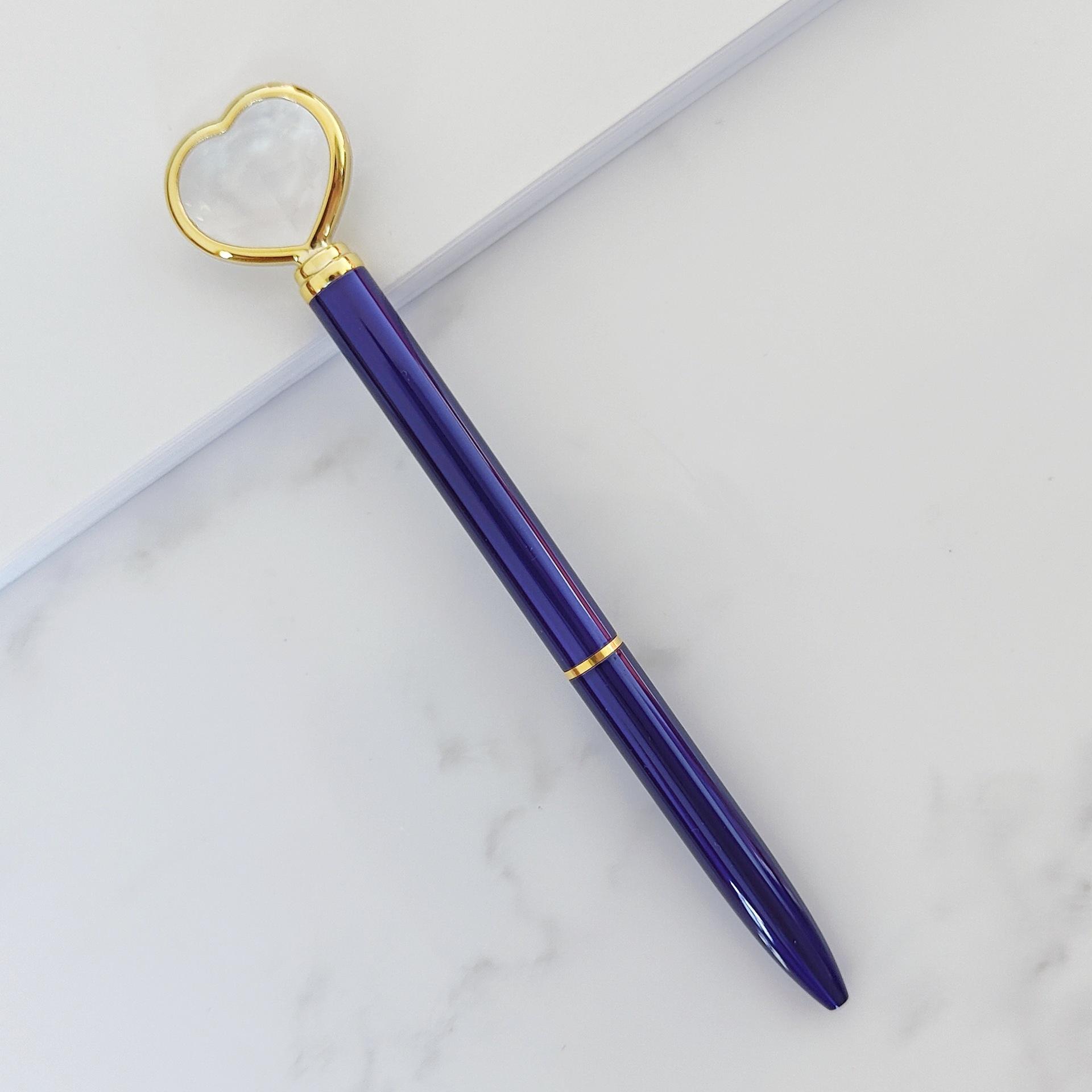 สีฟ้าใส