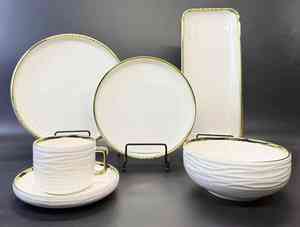 Service de vaisselle de luxe en porcelaine dorée de style nordique européen, motif incrusté d'or, logo personnalisé, kit de 32 tasses en céramique pour la rentrée scolaire - Product Image 3