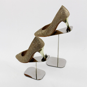 Support d'affichage pour <span class=keywords><strong>chaussures</strong></span> à talons hauts en acier inoxydable avec surface miroir pour magasin de <span class=keywords><strong>chaussures</strong></span> ou boutique - Product Image 1
