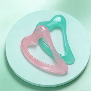 Résine personnalisée Guasha Masajeador Facial Big Flat Heart-shaped <span class=keywords><strong>Green</strong></span> Gua Sha Piedra Guasha Rodillo Facial Guasha Stone for Body - Product Image 5