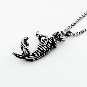 Europe et les États-Unis rétro faire vieux Triceratops dinosaure personnalité tendance hommes emballage indépendant titane acier pend - Product Image 3