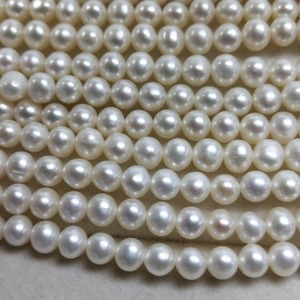 Perles naturelles semi-finies, petites (5-6 mm), presque rondes, fraîchement prises en photo en direct, pour colliers, rafraîchissantes et propres - Product Image 1